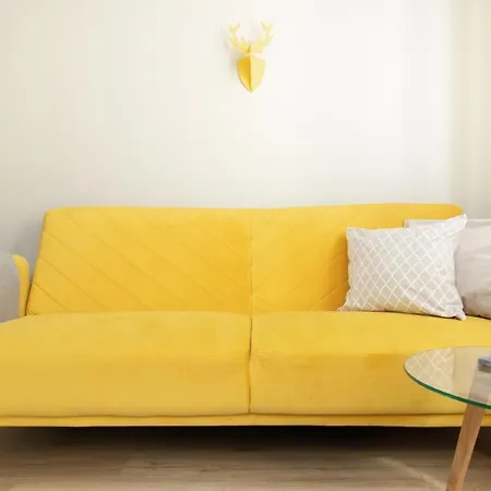Loewe Gelb Tiengen Altstadt Apartment *