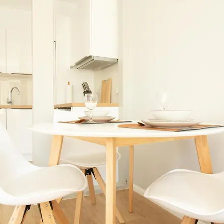 Loewe Gelb Tiengen Altstadt Apartment *
