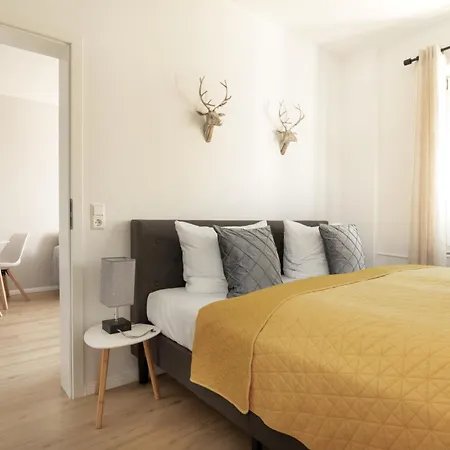 Loewe Gelb Tiengen Altstadt *