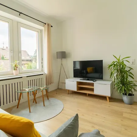 Löwe Gelb Tiengen Altstadt Apartment